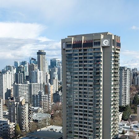 Coast Plaza Hotel And Suites 밴쿠버 외부 사진