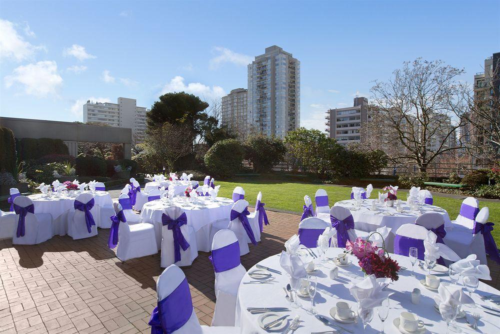 Coast Plaza Hotel And Suites 밴쿠버 외부 사진