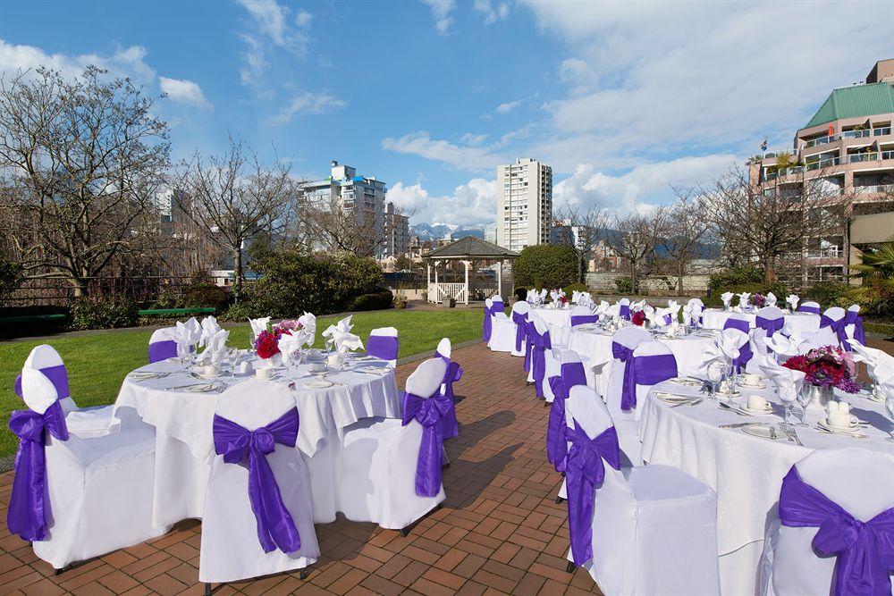 Coast Plaza Hotel And Suites 밴쿠버 외부 사진