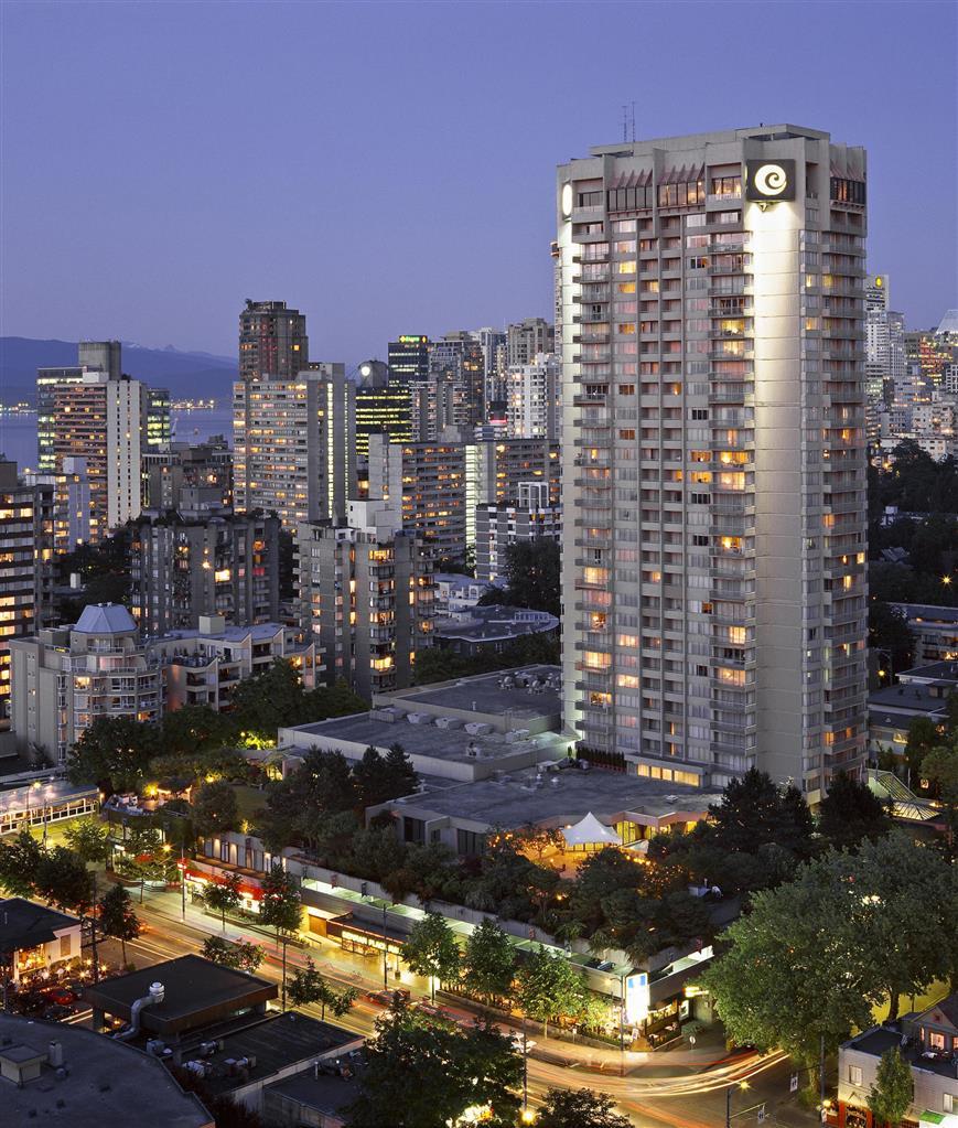 Coast Plaza Hotel And Suites 밴쿠버 외부 사진