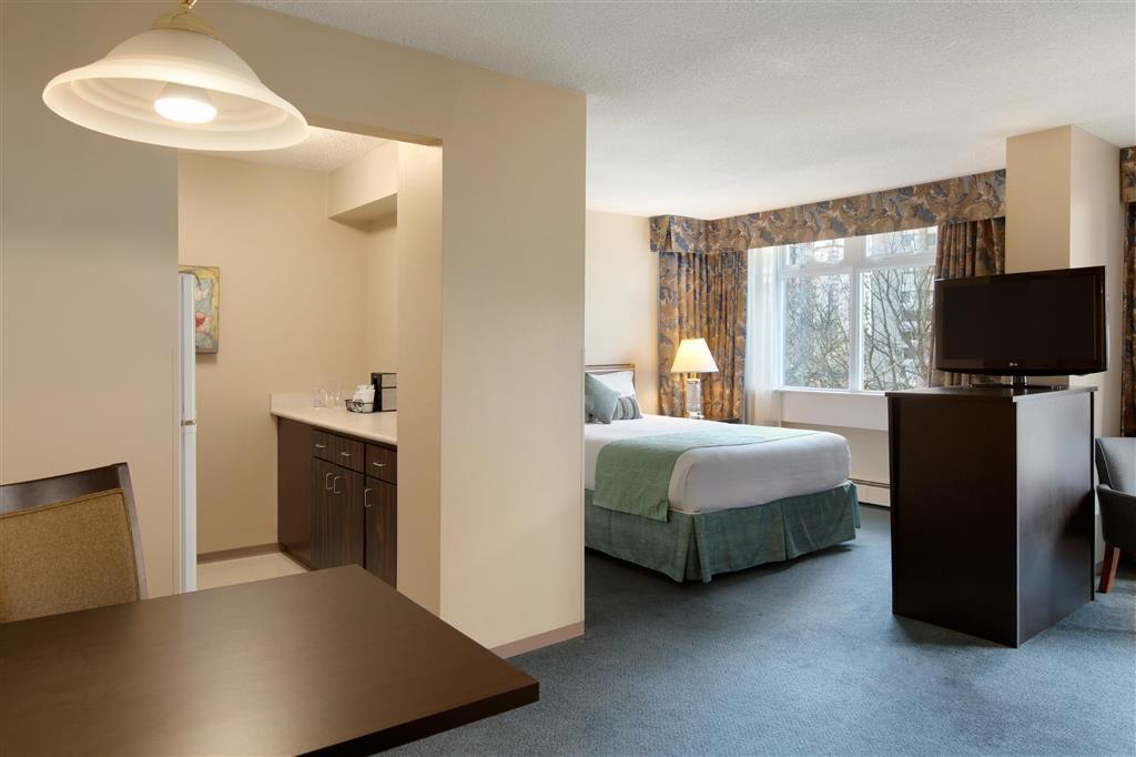 Coast Plaza Hotel And Suites 밴쿠버 객실 사진