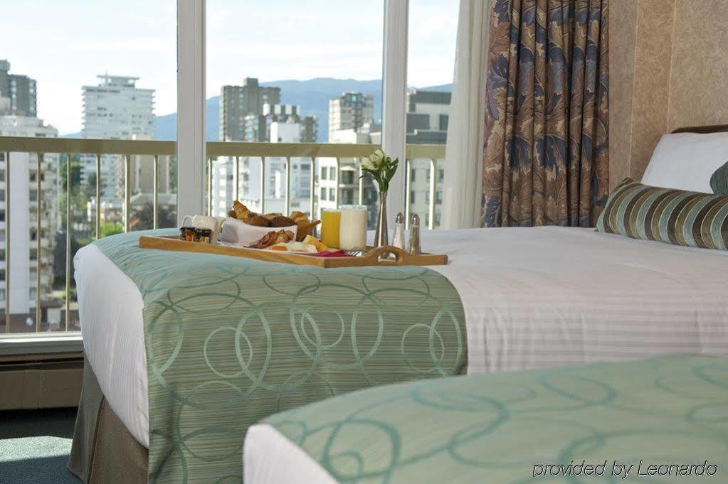 Coast Plaza Hotel And Suites 밴쿠버 객실 사진