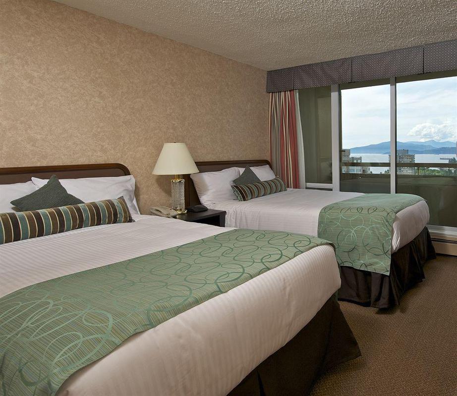 Coast Plaza Hotel And Suites 밴쿠버 외부 사진